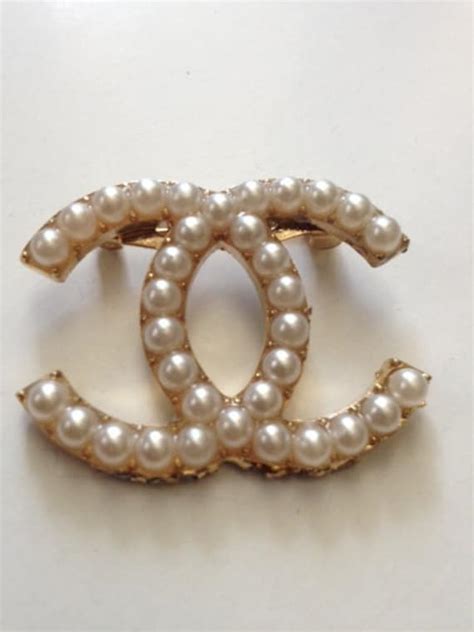 chanel inspired pearl brooch
